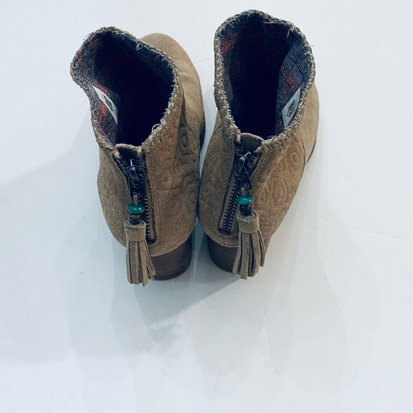 Tom’s Suede Tassled Booties - Picture 3 of 5